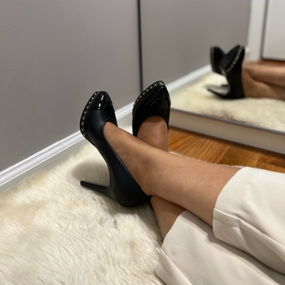 Authentic Chanel classic pump with GHW chain, size: 6.5 black calfskin leather.